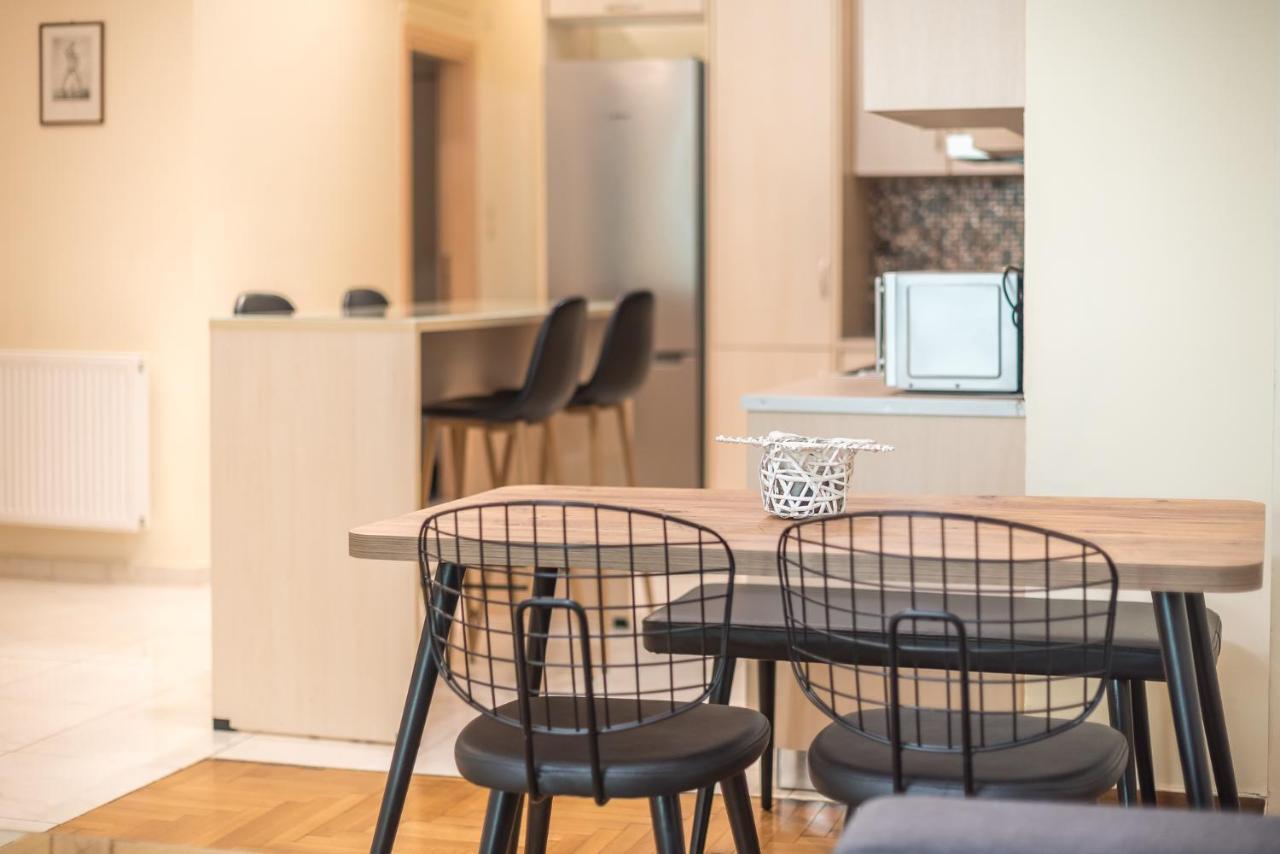 Elegant Home In Quiet Street By Cloudkeys 아테네 외부 사진